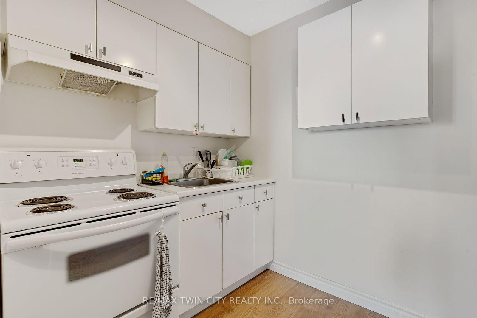 64 Benton St, Kitchener, view 18