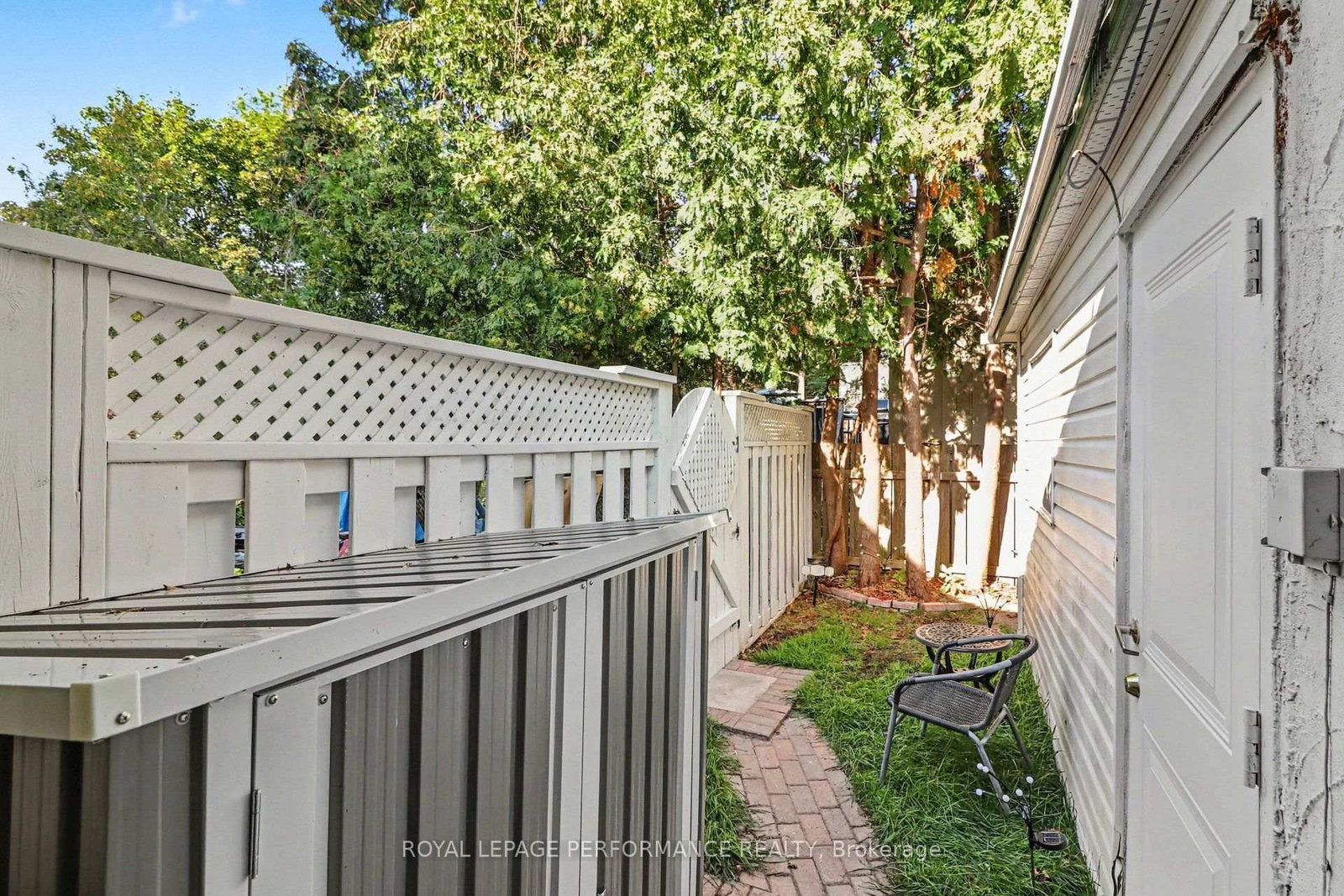 447 Hilson Avenue • Ottawa, ON photo 18