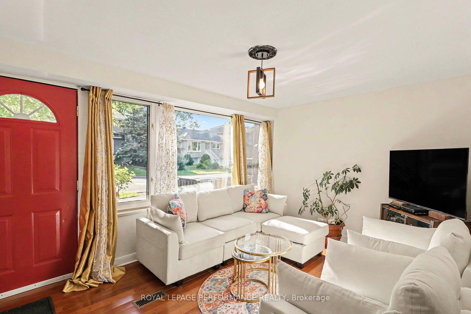 447 Hilson Avenue • Ottawa, ON photo 5