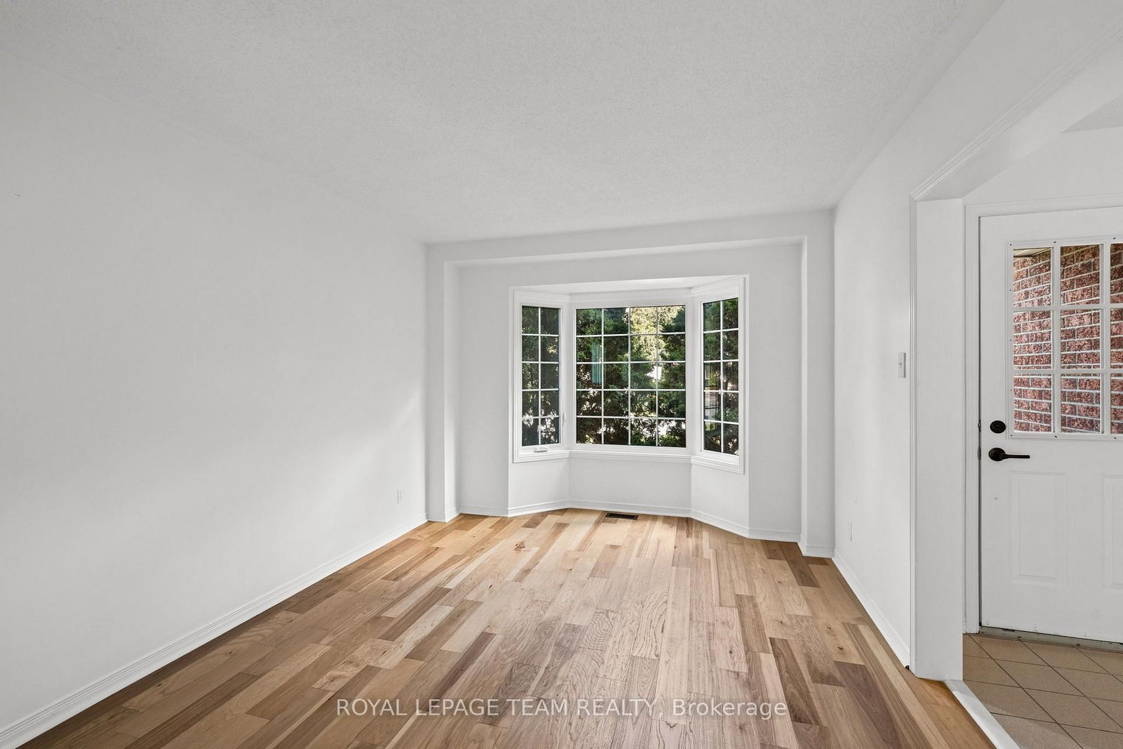 77 Sherring Court • Kanata, ON photo 11