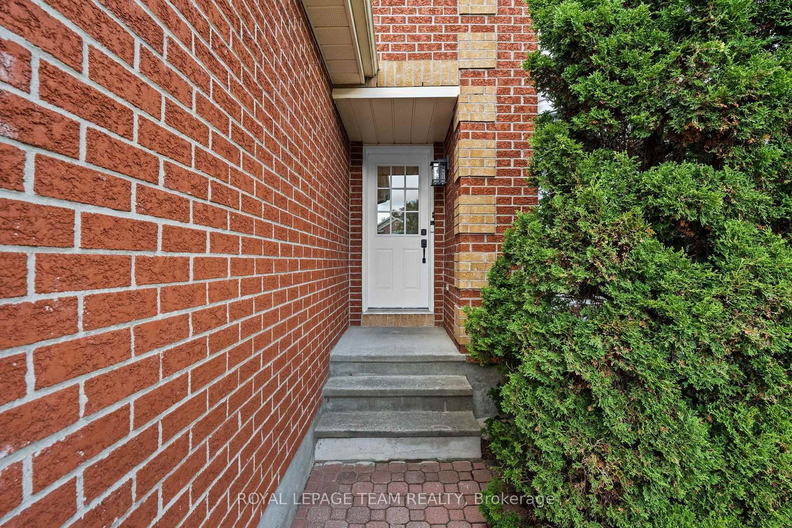 77 Sherring Court • Kanata, ON photo 8