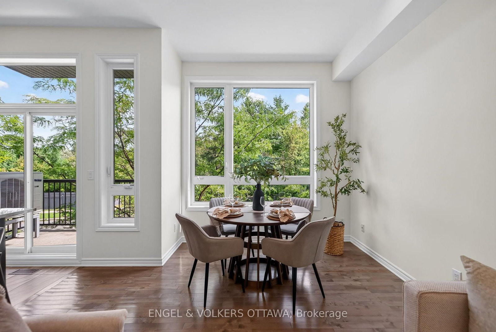 3652 Downpatrick Road • Ottawa, ON photo 10