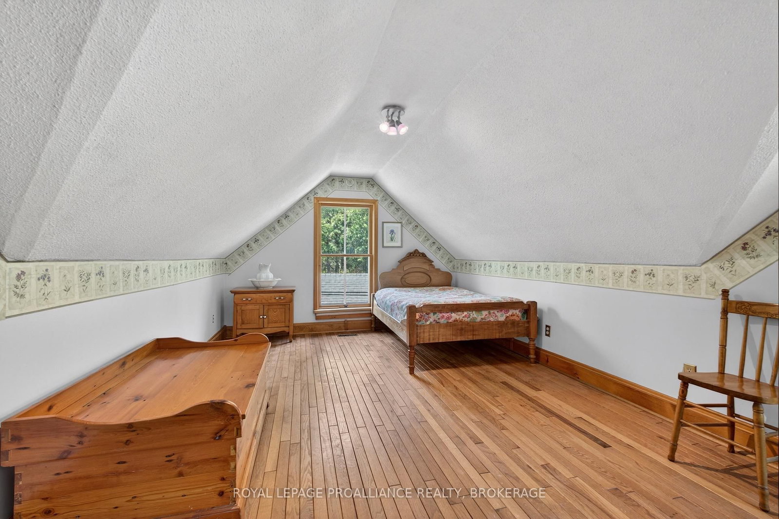 1295 Highway 2 • Kingston, ON photo 14