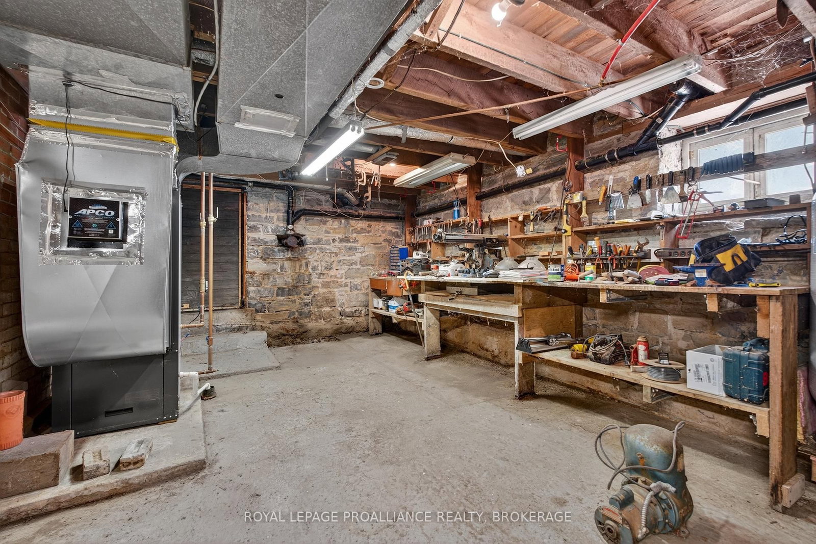 1295 Highway 2 • Kingston, ON photo 15