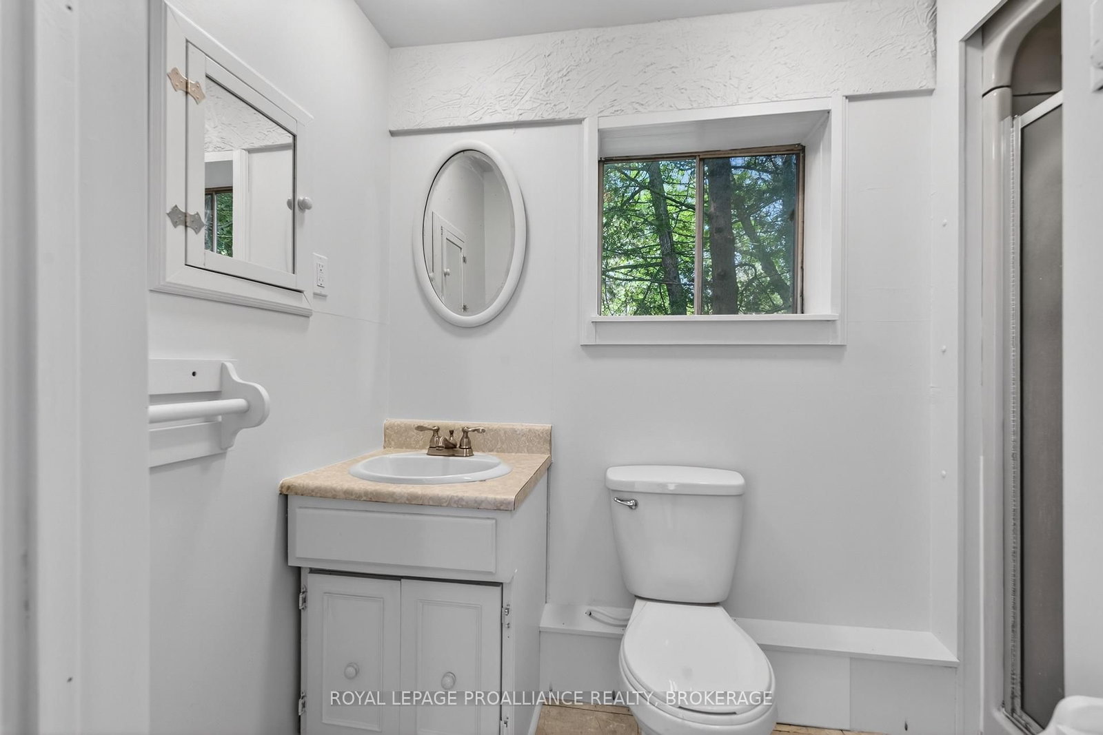 1295 Highway 2 • Kingston, ON photo 38