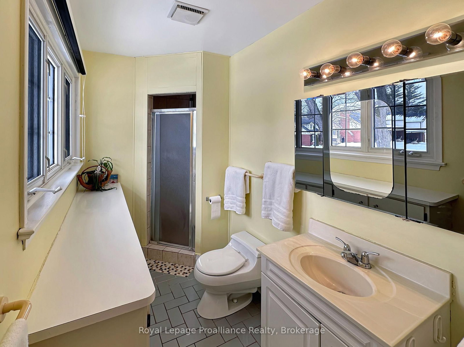 7 Eastwood Park Drive • Belleville, ON photo 21