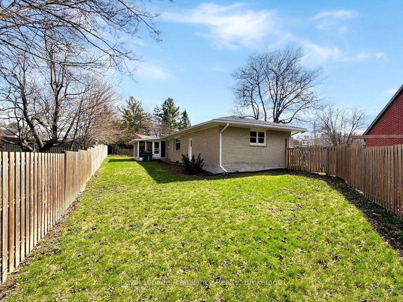 7 Eastwood Park Drive