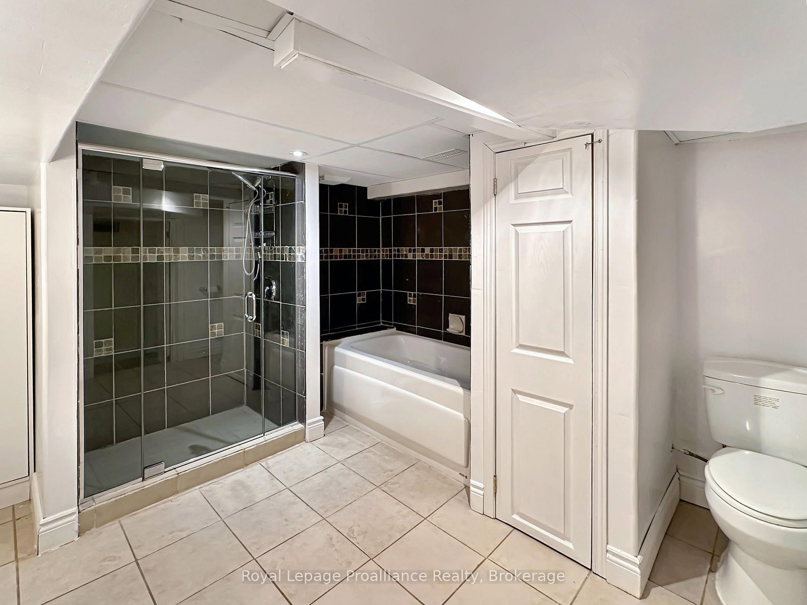 7 Eastwood Park Drive • Belleville, ON photo 36