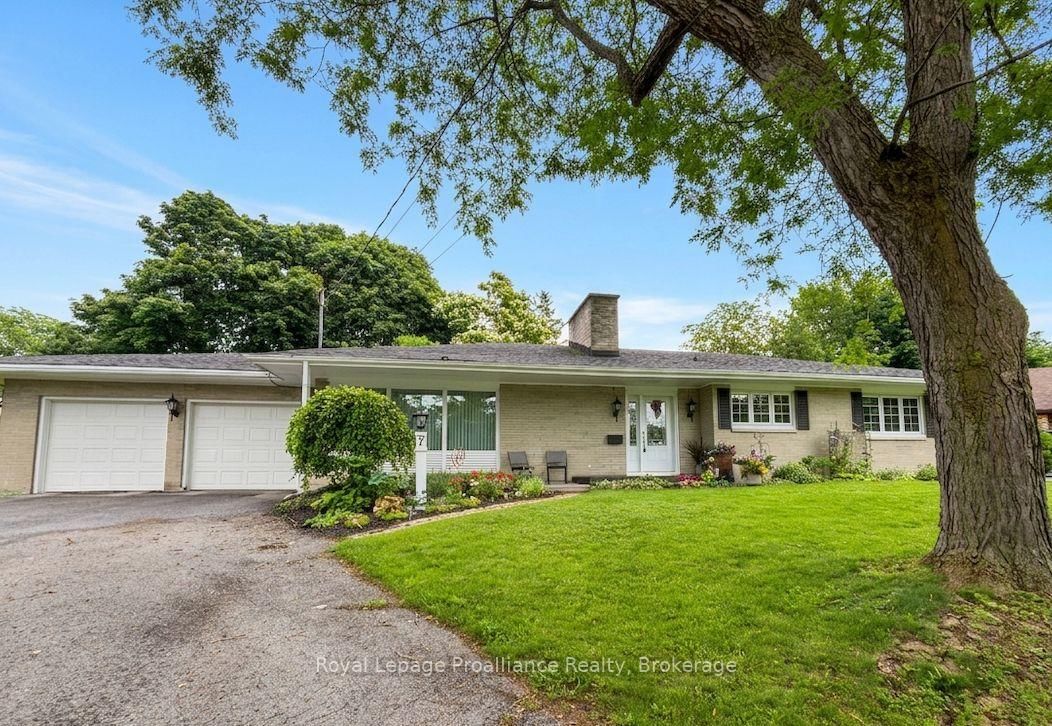 7 Eastwood Park Drive • Belleville, ON photo 42