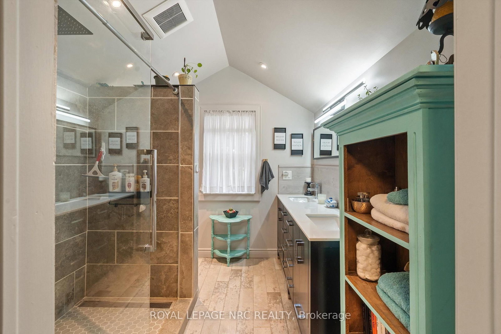 210 Ontario Street • Thorold, ON photo 20