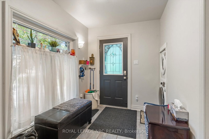 210 Ontario St photo 4
