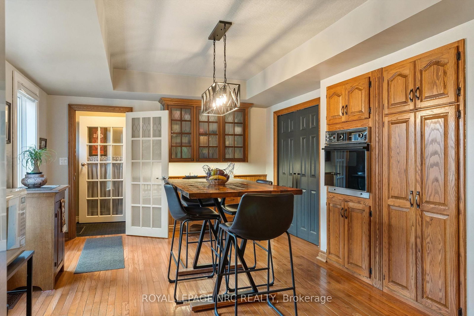 210 Ontario Street • Thorold, ON photo 9