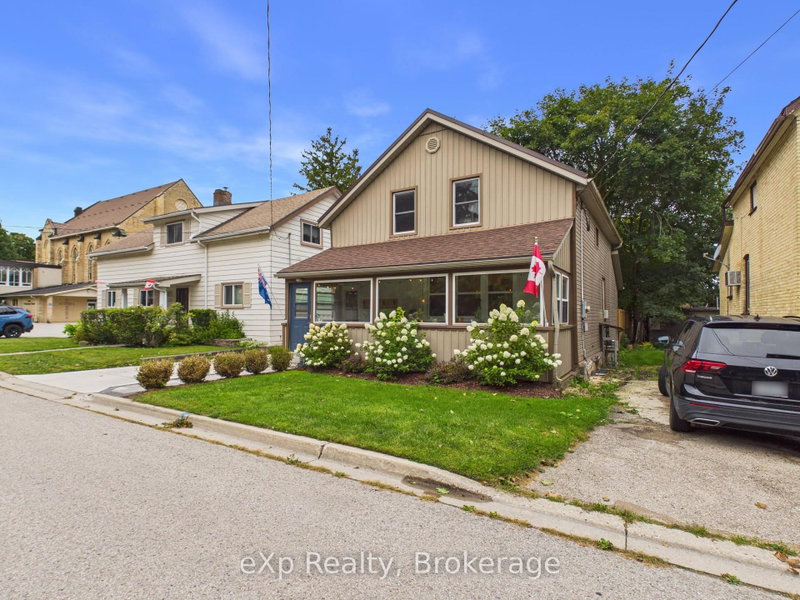 109 Colborne Street S