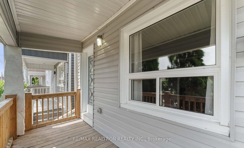 1 - 1045 Cannon Street E
