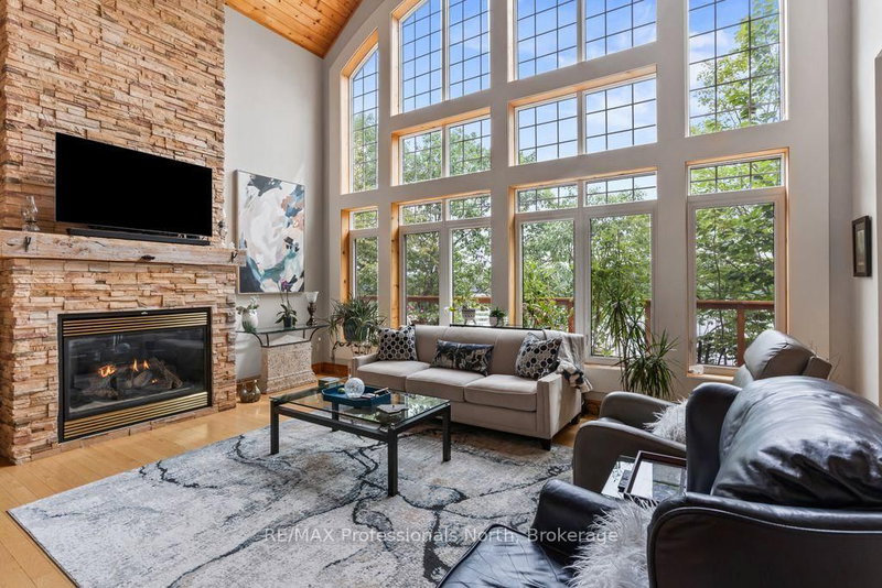 1041 Kingfisher Lane