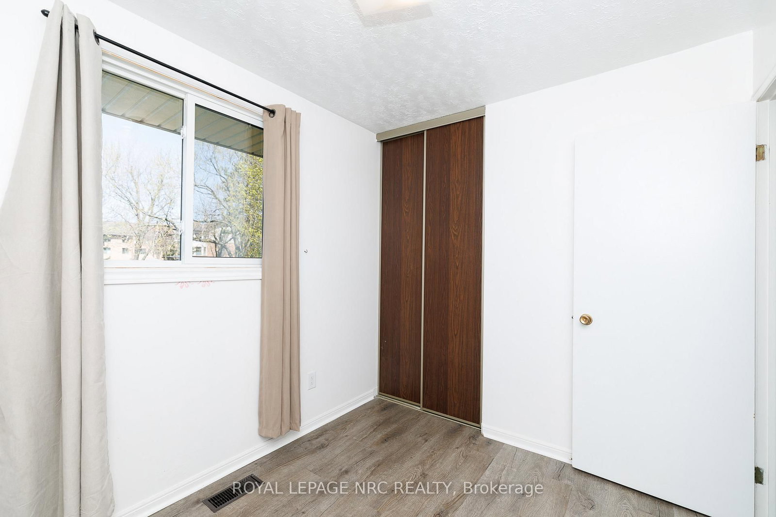 8 Kerwin Gate • St. Catharines, ON photo 9