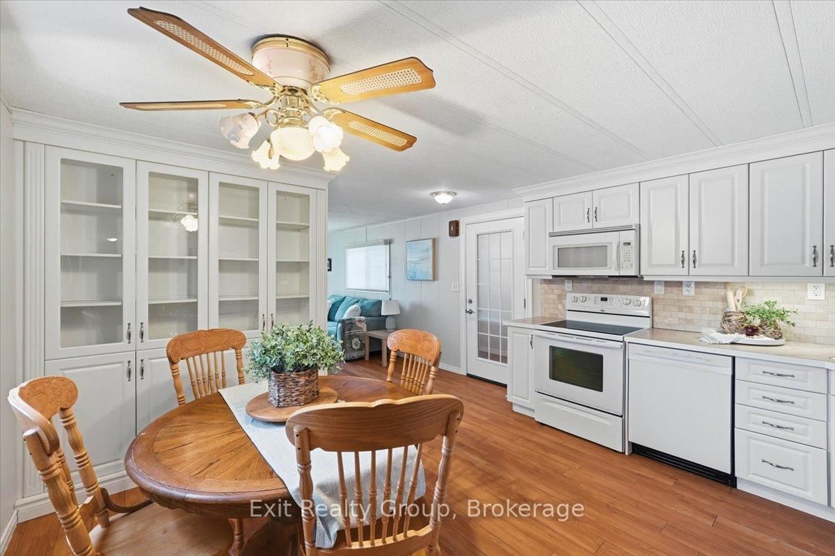 7 Dove Lane • Quinte West, ON photo 5
