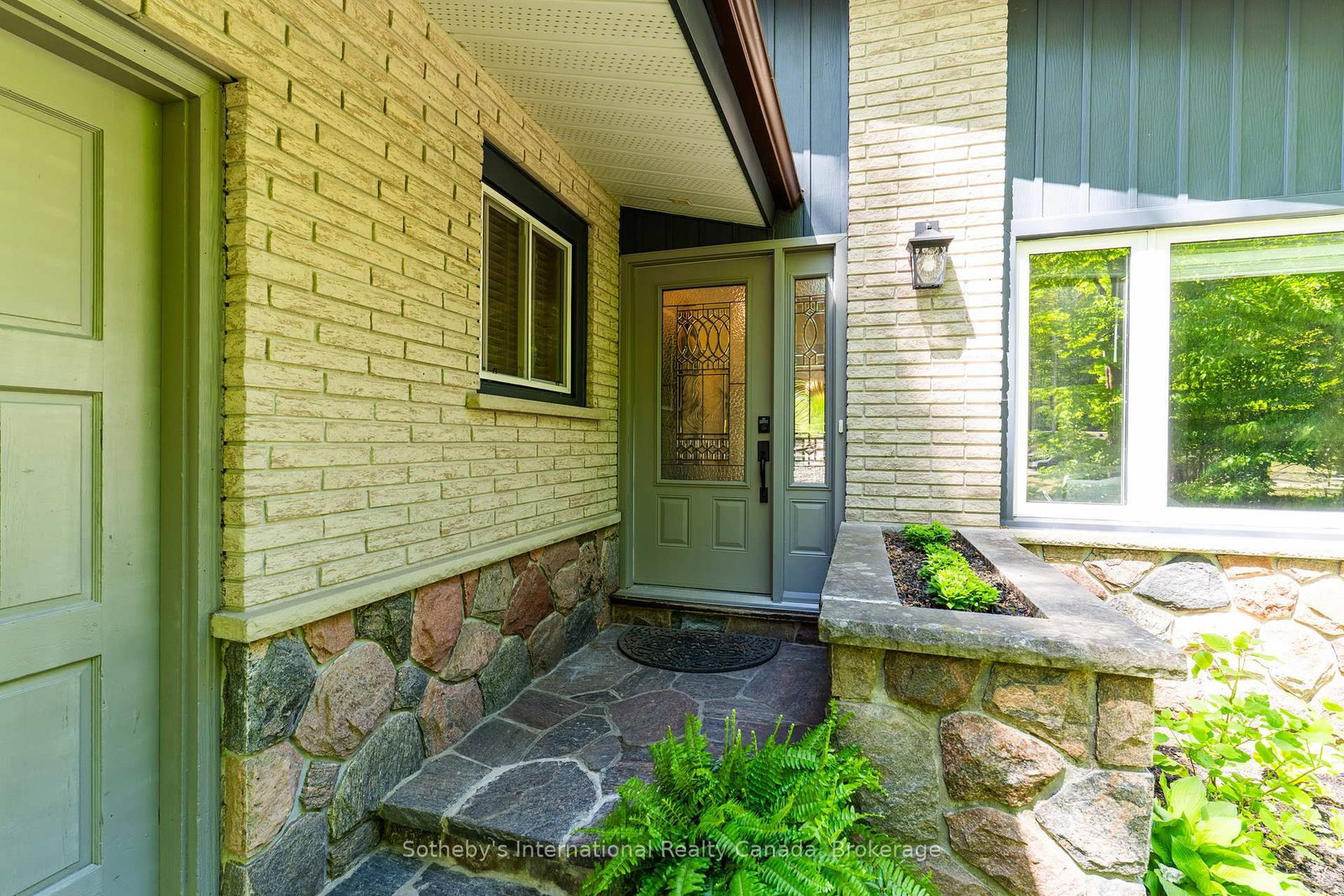 180 Clairmont Road • Gravenhurst, ON photo 8