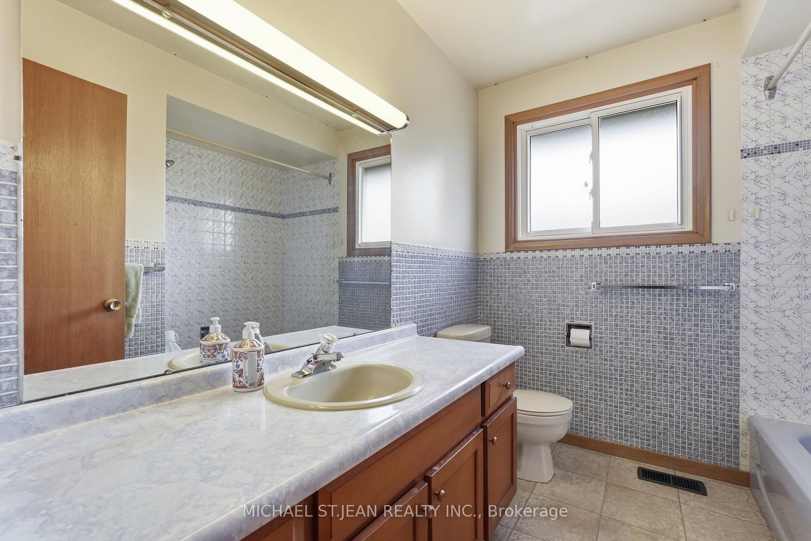 7 Duchess Court • Hamilton, ON photo 24
