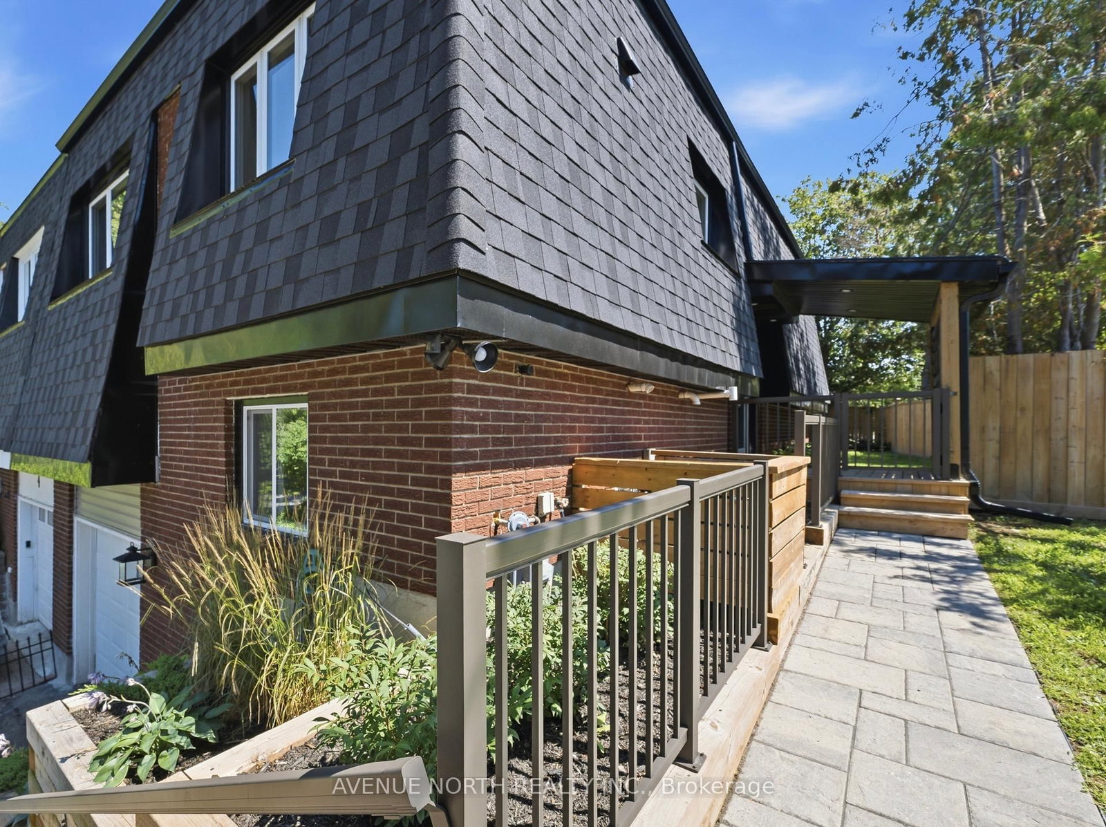 2 OBERON Street • Ottawa, ON photo 4