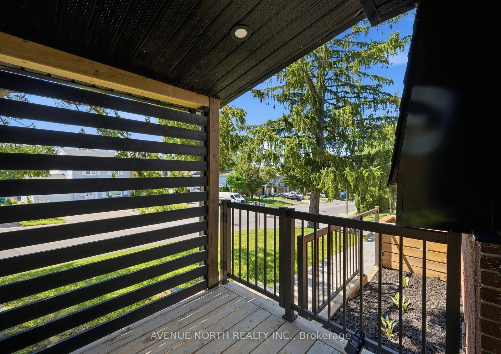 2 OBERON Street • Ottawa, ON photo 8