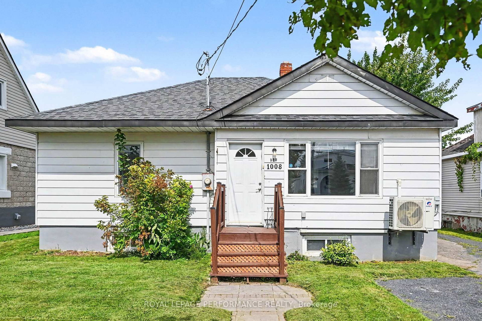 1008 Second Street E • Cornwall, ON photo 2