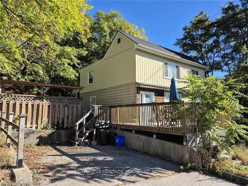 3 - 70 Grandview Street
