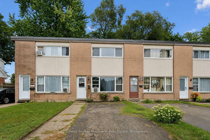 1561-1567 Queenston Road