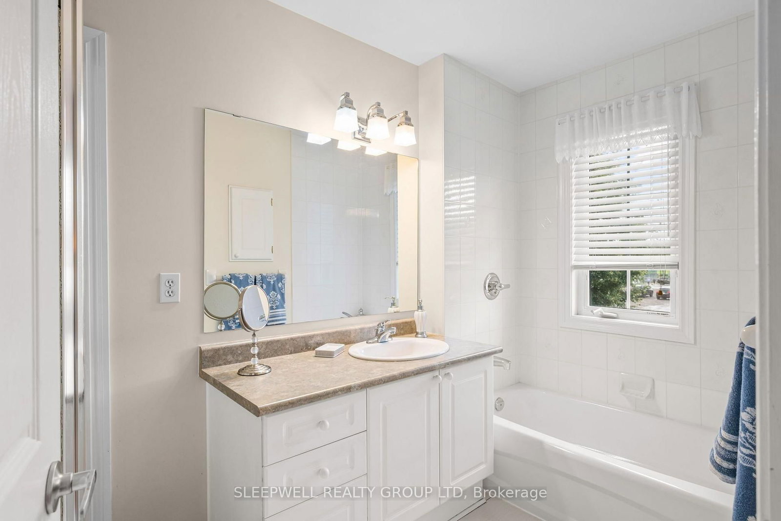 5573 Doctor Leach Drive • Manotick, ON photo 21