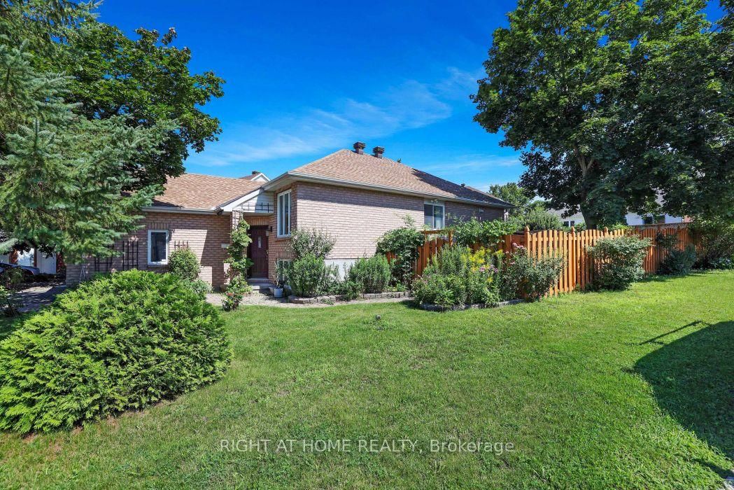 53 Yoho Drive • Kanata, ON photo 3