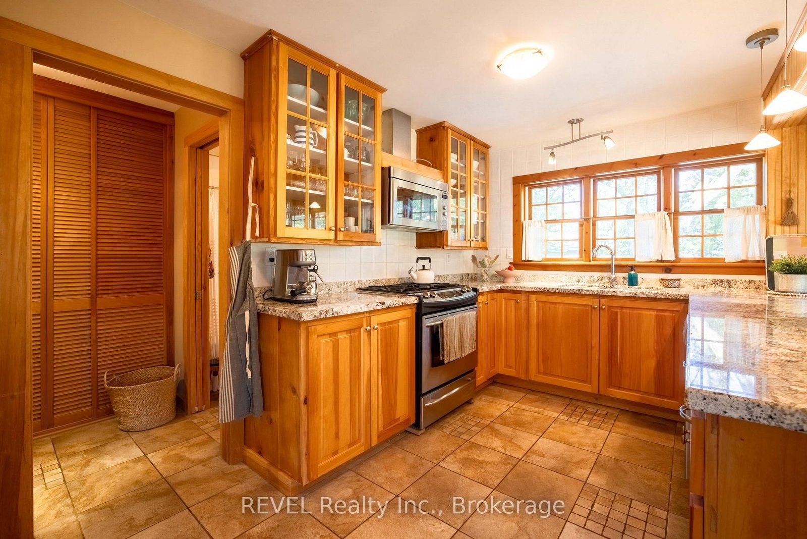 60 Bernard Avenue • Fort Erie, ON photo 19