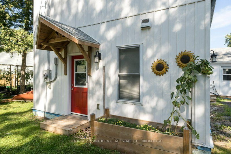 74 Cottage Lane photo 4