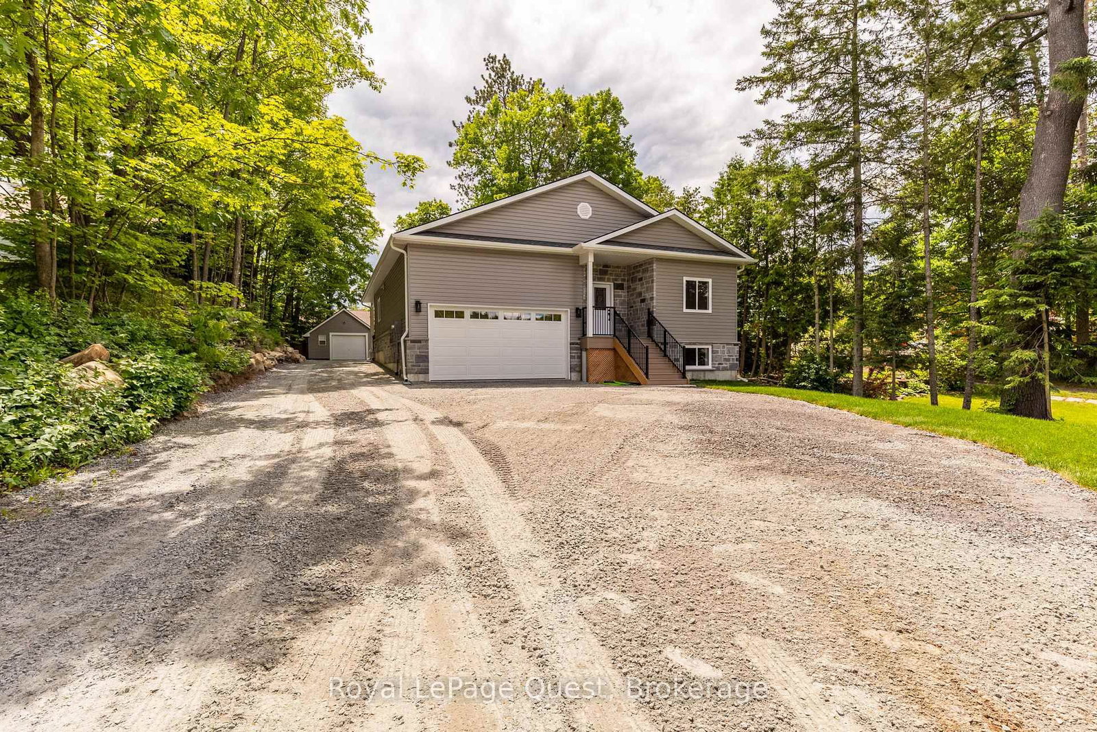57 West Road W • Huntsville, ON photo 5