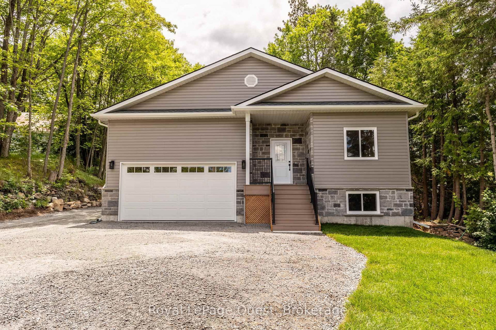 57 West Road W • Huntsville, ON photo 6