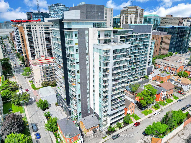 309 - 255 Bay Street