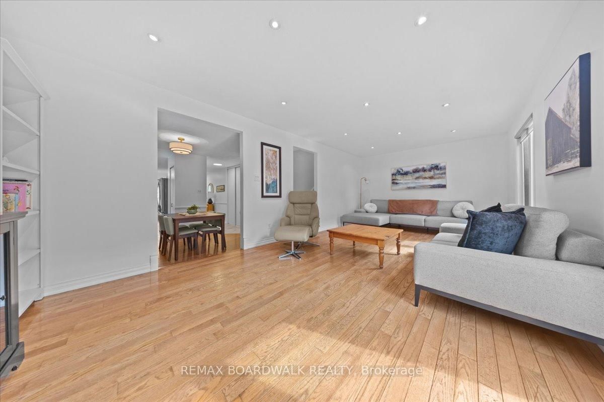 6584 Legault Street • Orleans, ON photo 14