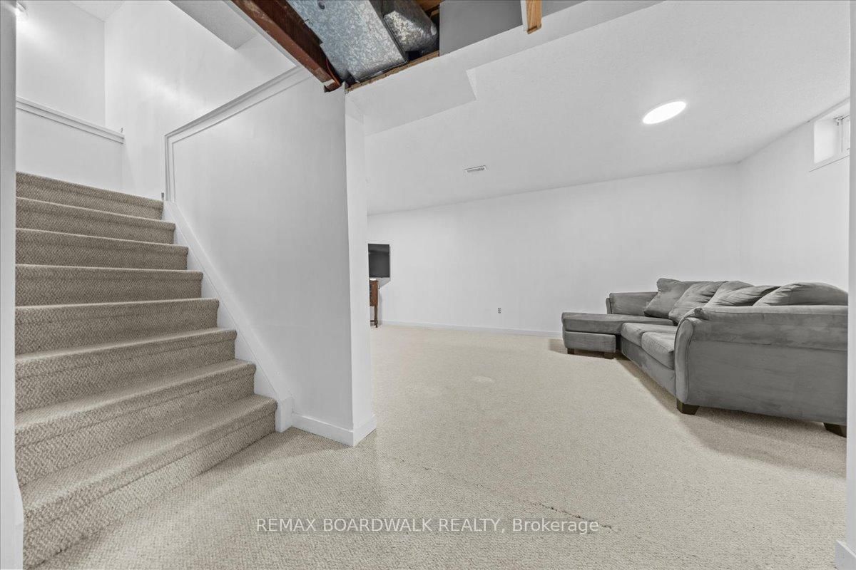 6584 Legault Street • Orleans, ON photo 31