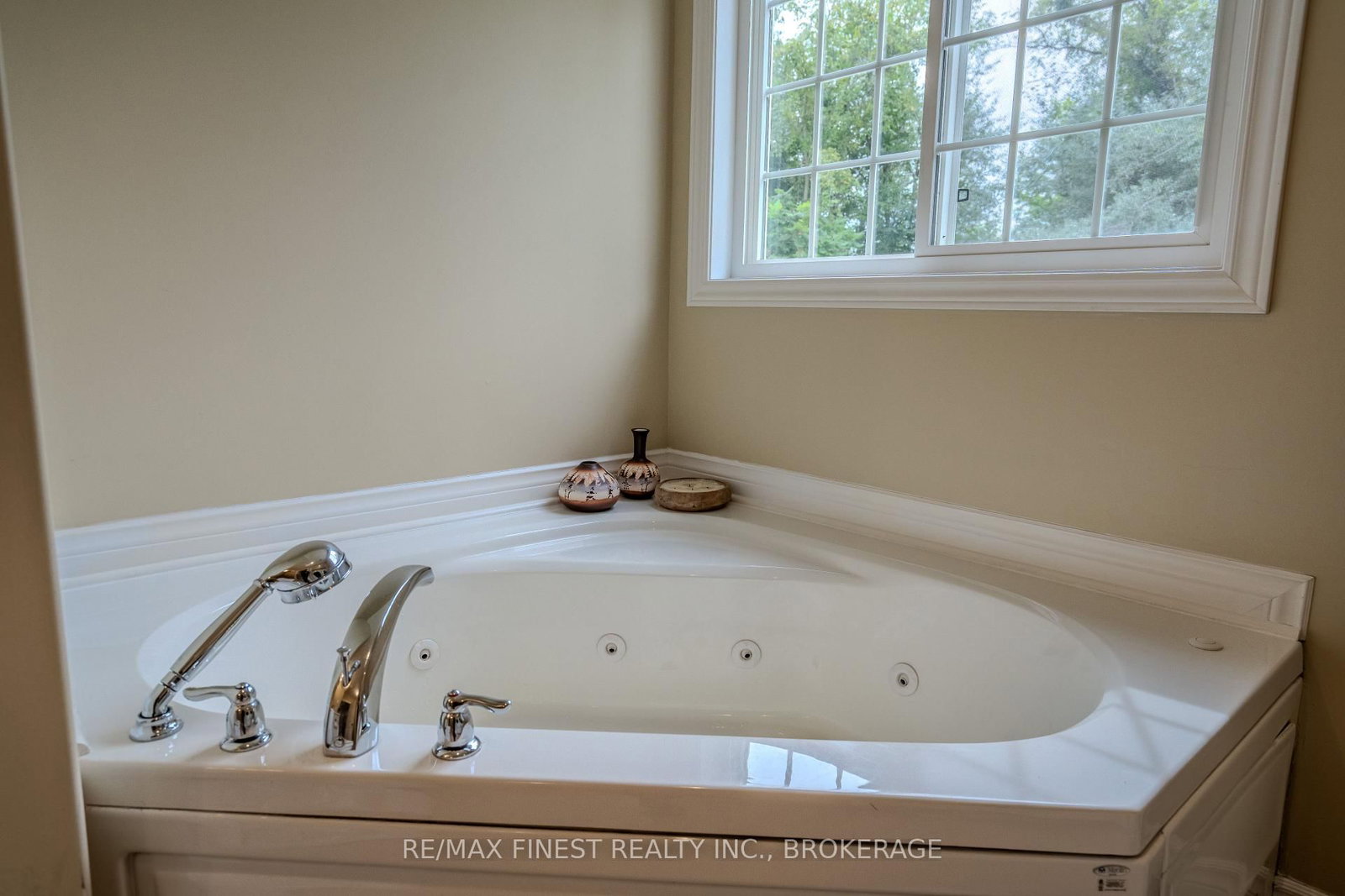 695 Westport Road • Godfrey, ON photo 19