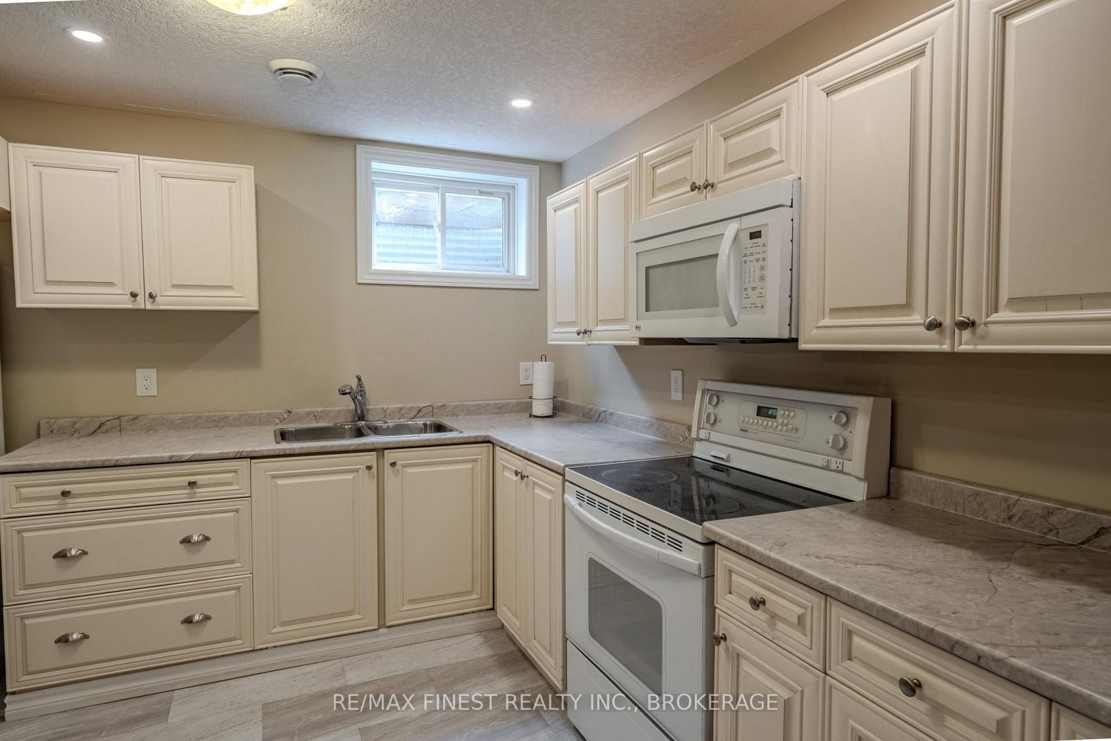 695 Westport Road • Godfrey, ON photo 25