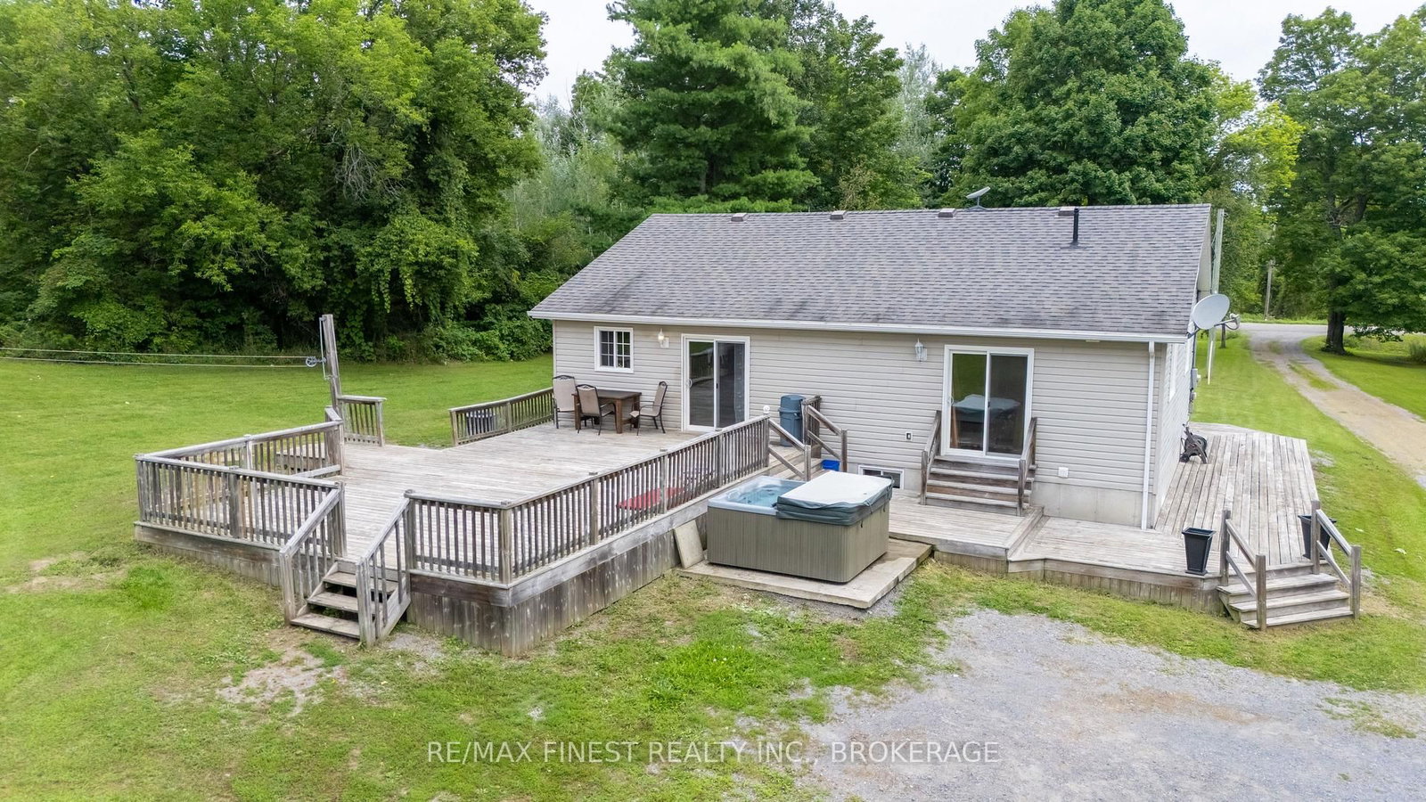 695 Westport Road • Godfrey, ON photo 38