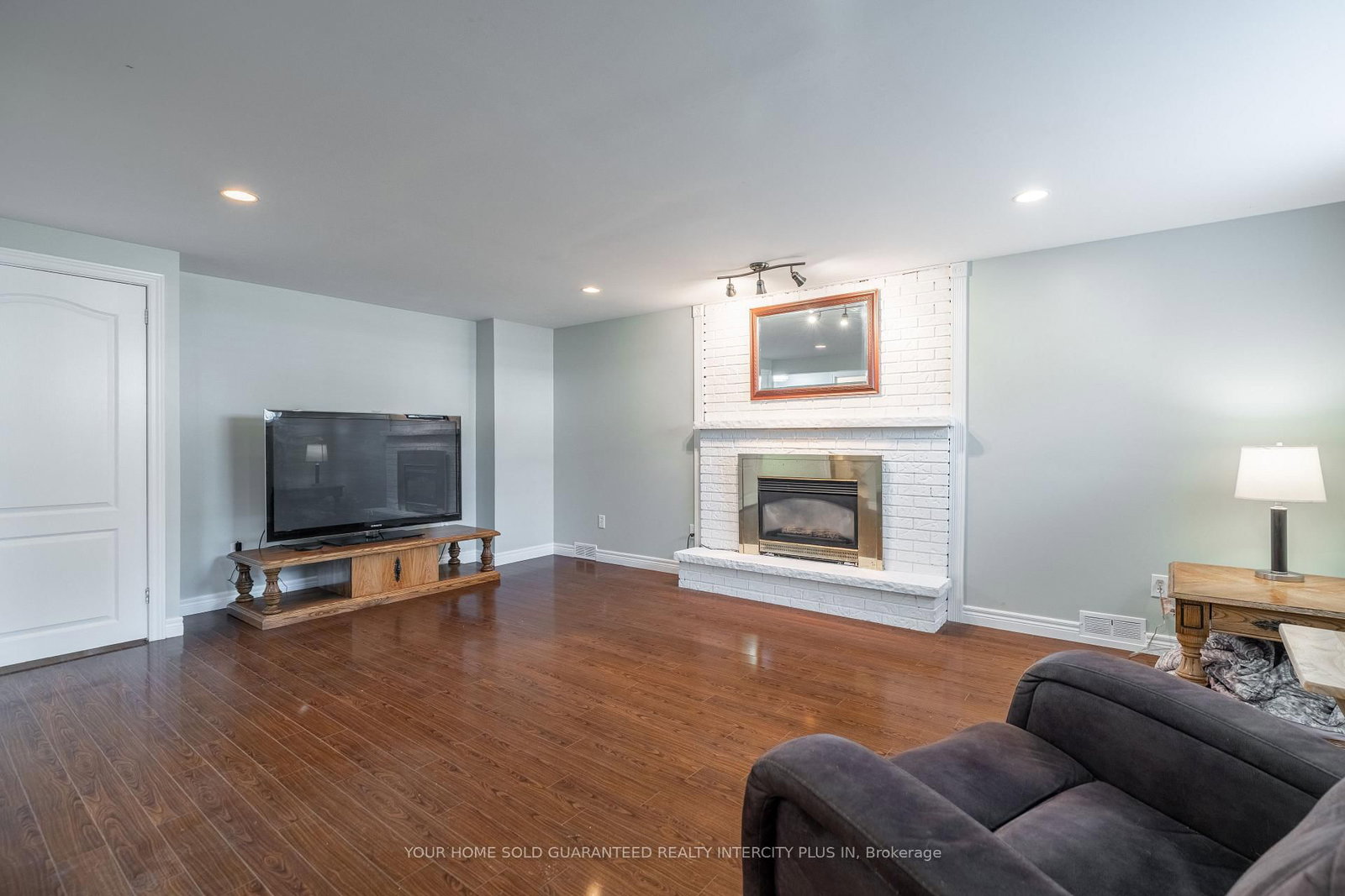 130 Burrwood Drive • Hamilton, ON photo 16