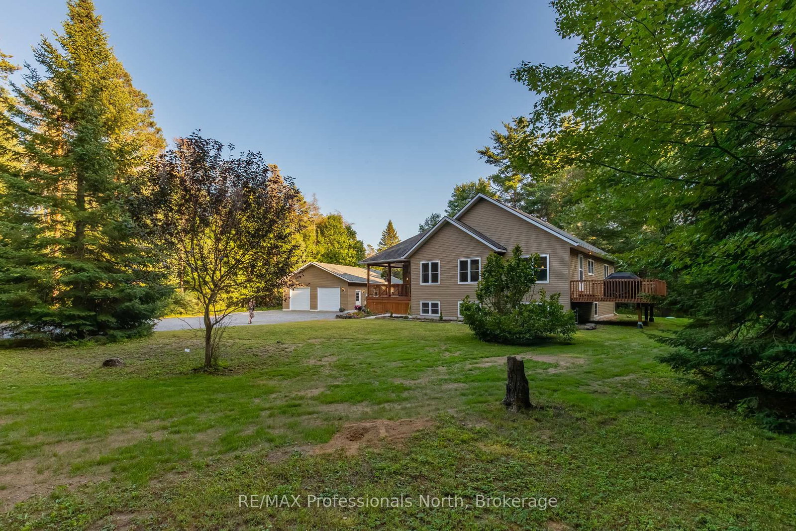 419 South Mary Lake Road • Huntsville, ON photo 11