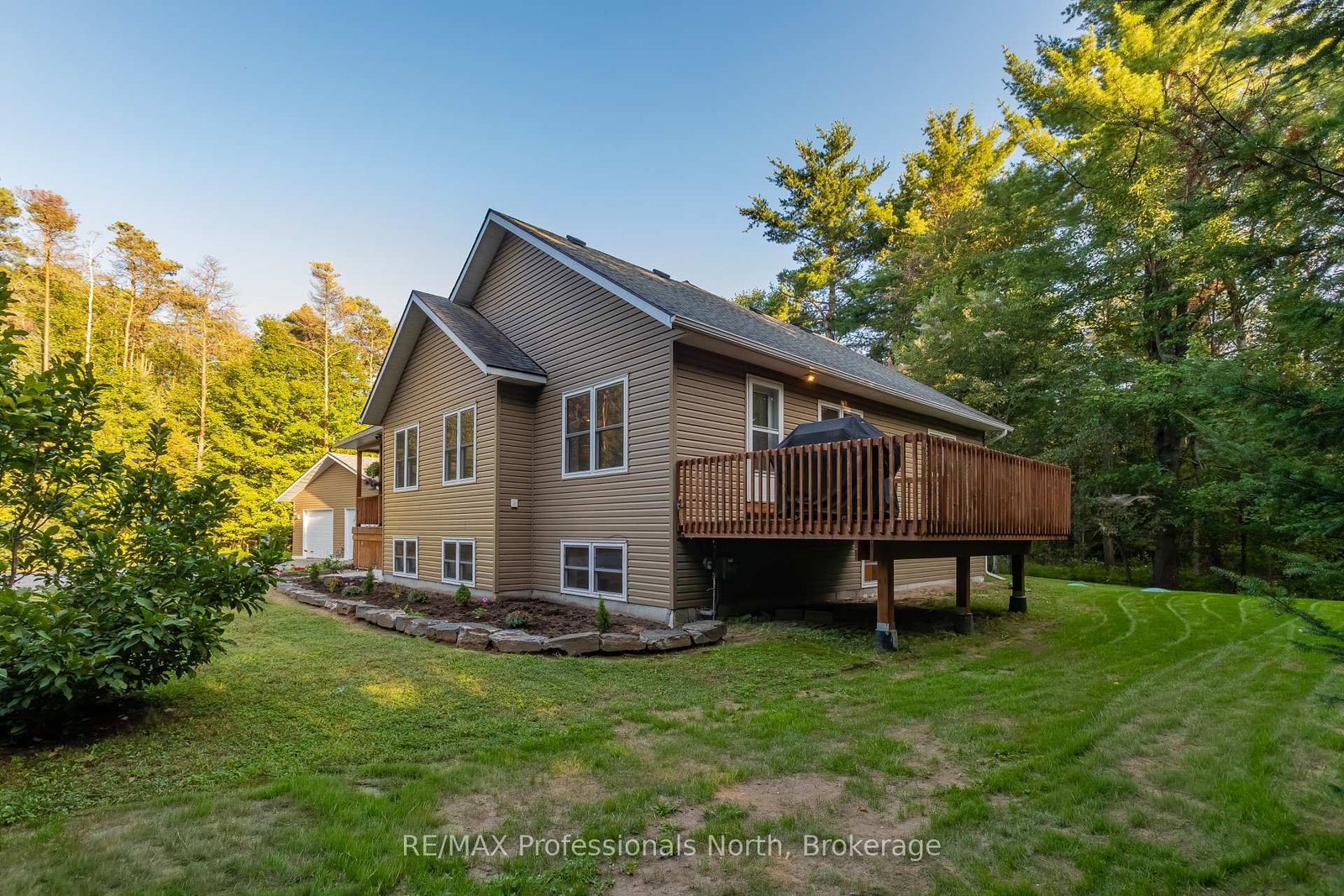 419 South Mary Lake Road • Huntsville, ON photo 12