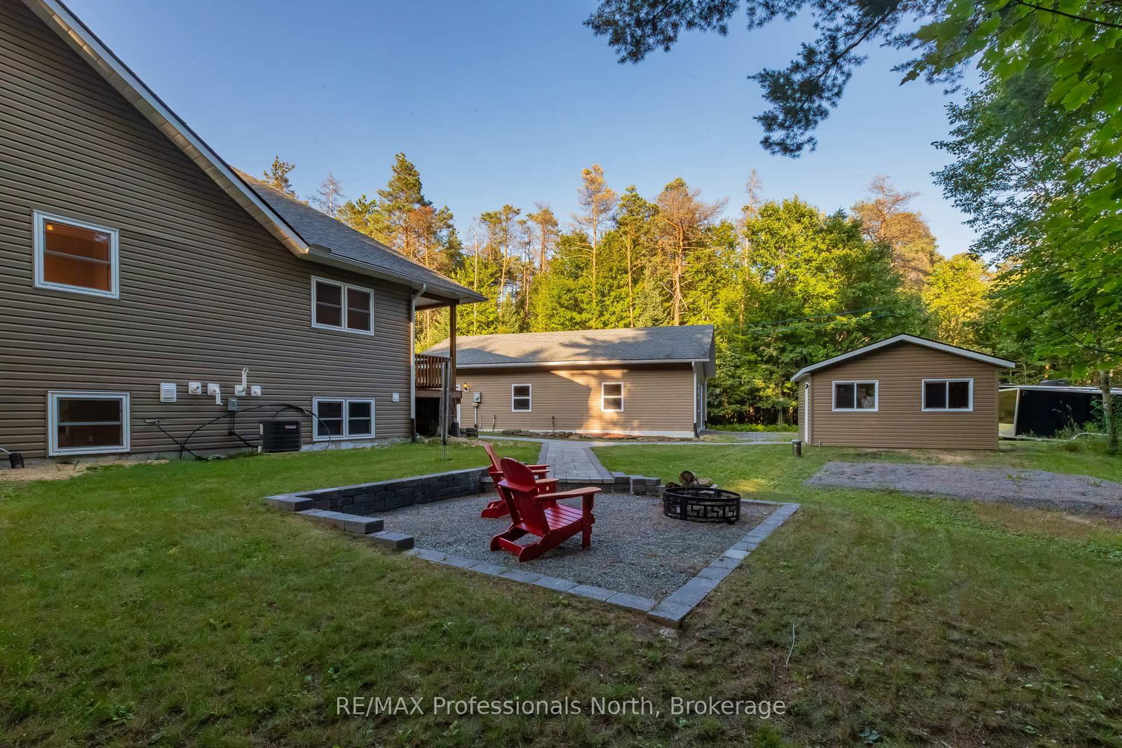 419 South Mary Lake Road • Huntsville, ON photo 14
