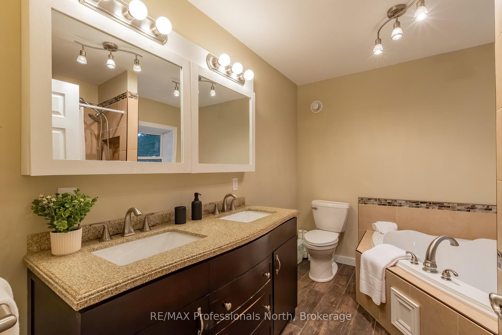 419 South Mary Lake Road • Huntsville, ON photo 20
