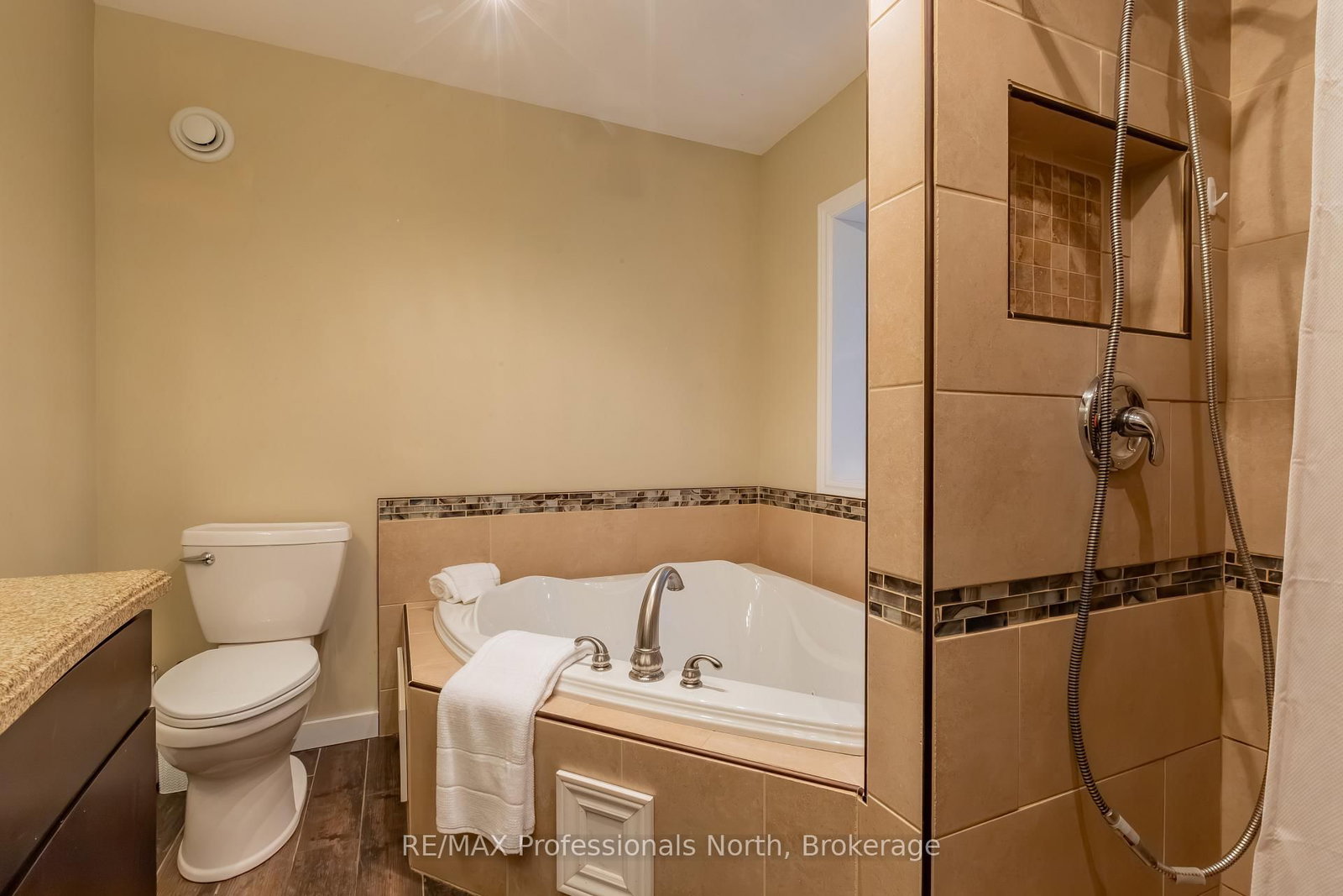 419 South Mary Lake Road • Huntsville, ON photo 21