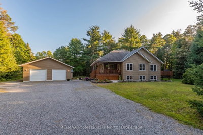419 South Mary Lake Road • Huntsville, ON photo 3