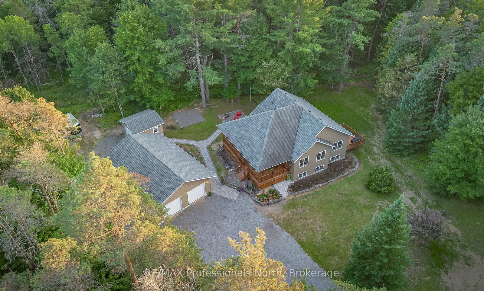419 South Mary Lake Road • Huntsville, ON photo 32