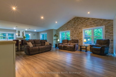 419 South Mary Lake Road • Huntsville, ON photo 6
