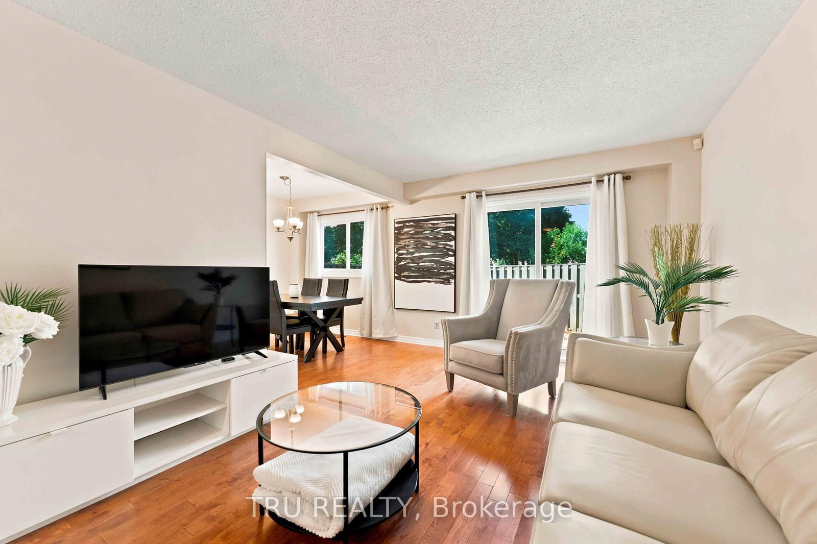 2154 Orient Park Drive • Ottawa, ON photo 11